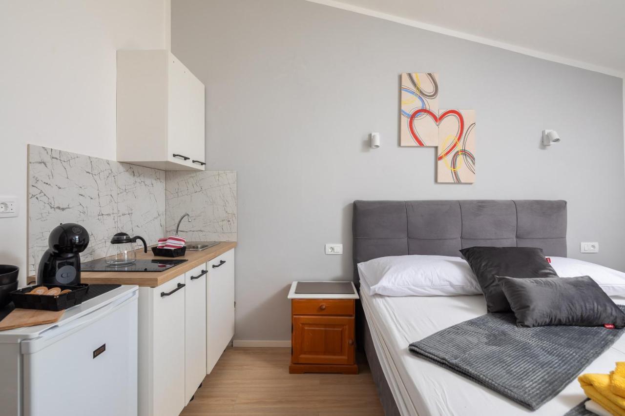 Beach Apartments Borovina Stanici Exterior foto
