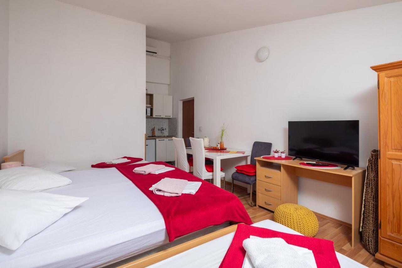 Beach Apartments Borovina Stanici Exterior foto